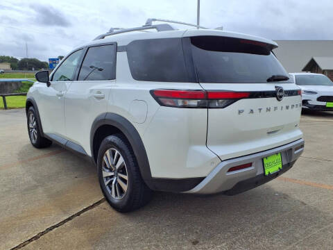 2023 Nissan Pathfinder SL