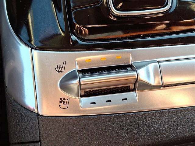 2022 Kia Carnival SX