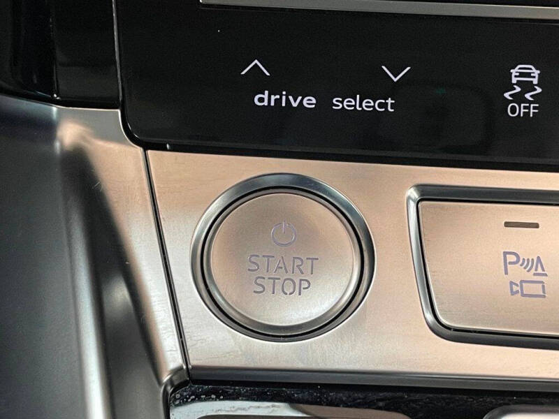 2019 Audi e-tron quattro Premium Plus