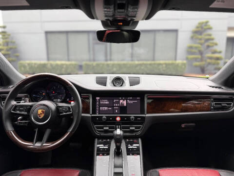 2022 Porsche Macan