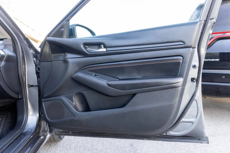 2021 Nissan Altima 2.5 SR