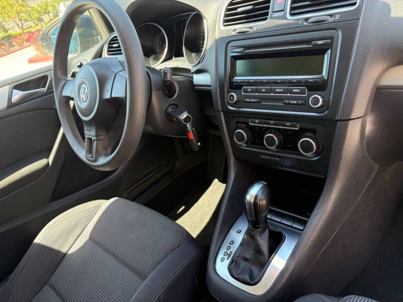 2013 Volkswagen Golf 2.5L PZEV