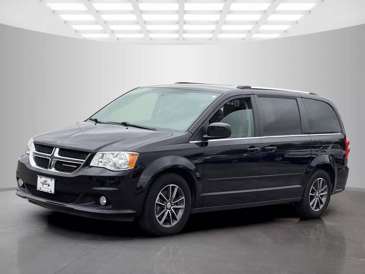 2017 Dodge Grand Caravan for sale at Used Cars Toledo in Oregon, OH