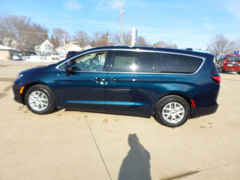 2023 Chrysler Pacifica for sale at WAYNE HALL CHRYSLER JEEP DODGE in Anamosa IA