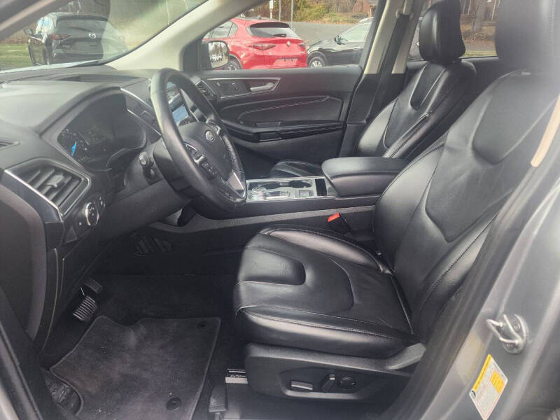 2022 Ford Edge Titanium