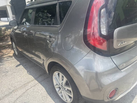 2018 Kia Soul +