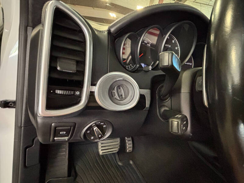 2016 Porsche Cayenne GTS