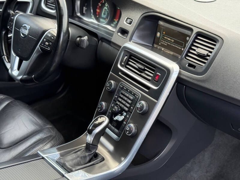 2014 Volvo S60 T5 Platinum
