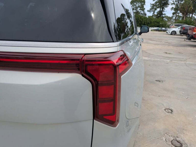 2025 Kia Carnival SX