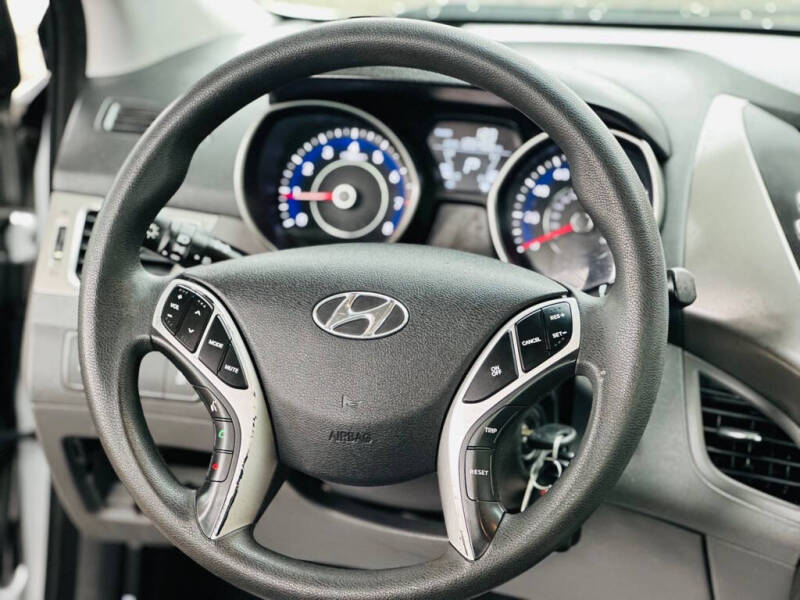 2012 Hyundai Elantra GLS