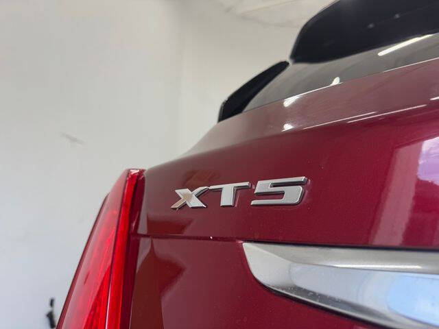 2018 Cadillac XT5 Premium Luxury