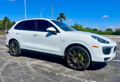 2017 Porsche Cayenne S E-Hybrid Platinum Edition