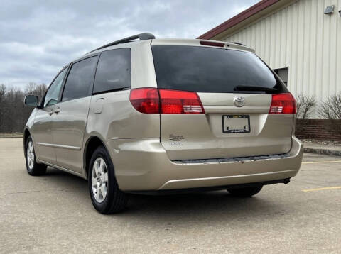 2004 Toyota Sienna