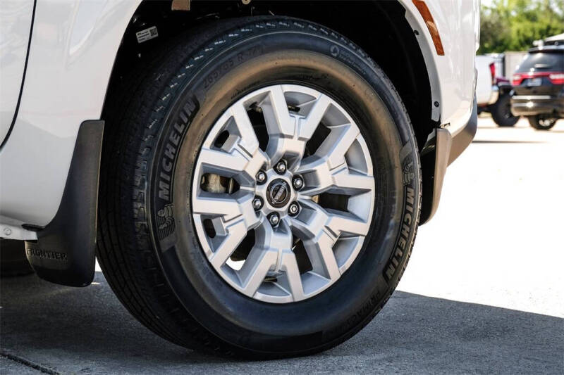 2022 Nissan Frontier SV