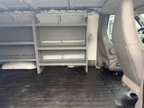 2022 Chevrolet Express 2500