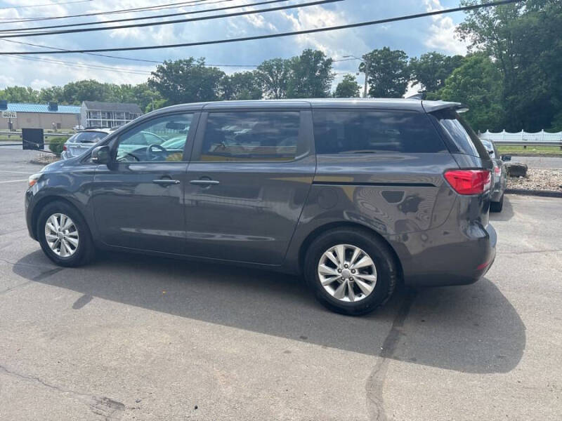 2017 Kia Sedona LX