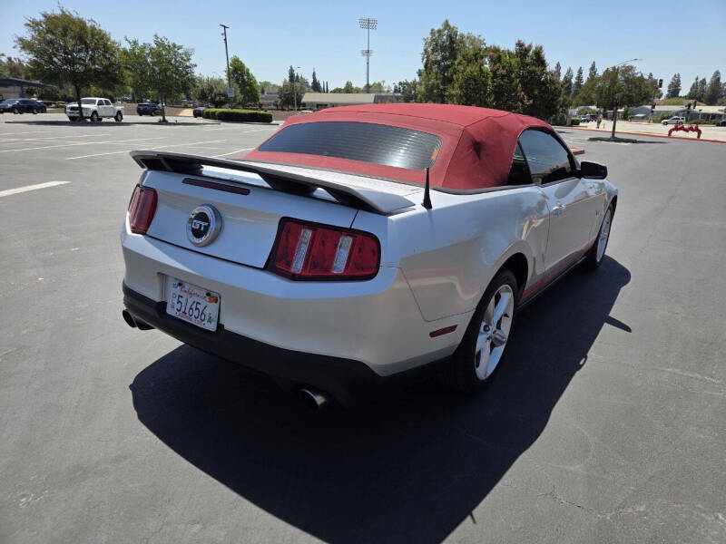 2011 Ford Mustang GT Premium