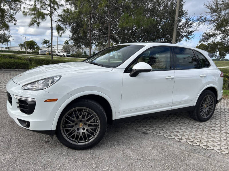 2017 Porsche Cayenne Platinum Edition