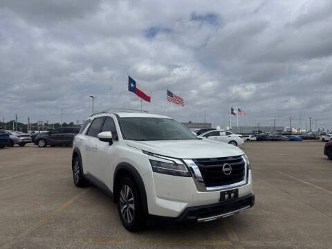 2024 Nissan Pathfinder SL