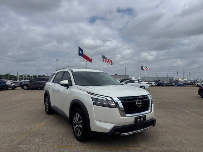 2024 Nissan Pathfinder SL