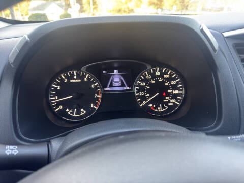 2017 Nissan Pathfinder SV