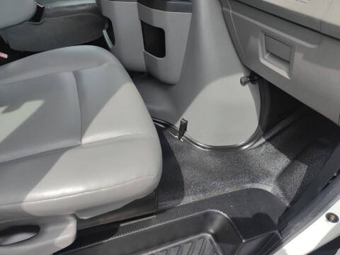 2011 Ford E-Series E-350 SD