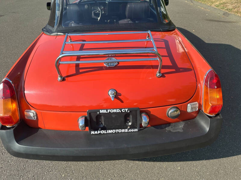 1977 MG B