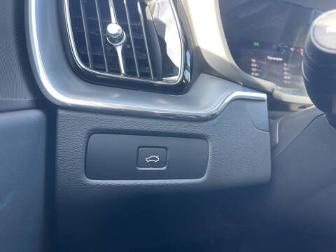 2023 Volvo XC60 B5 Core