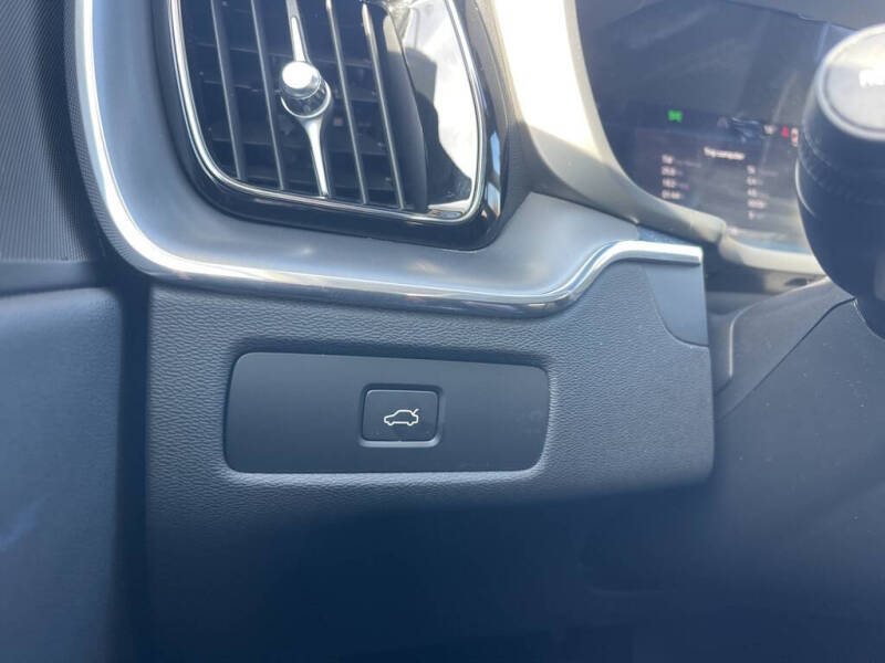 2023 Volvo XC60 B5 Core