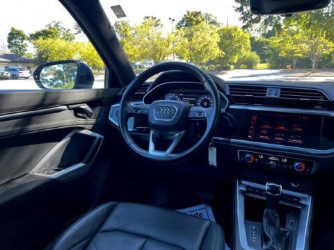 2021 Audi Q3 quattro Premium 40 TFSI