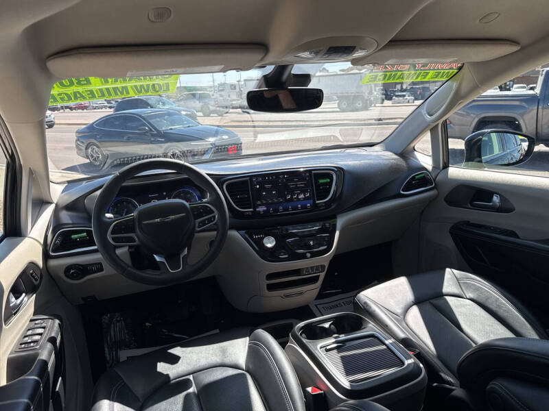 2024 Chrysler Pacifica Touring L