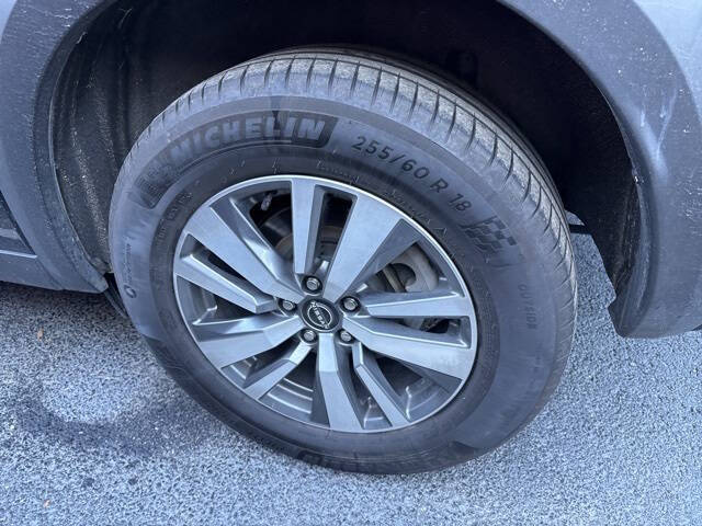 2023 Nissan Pathfinder SL