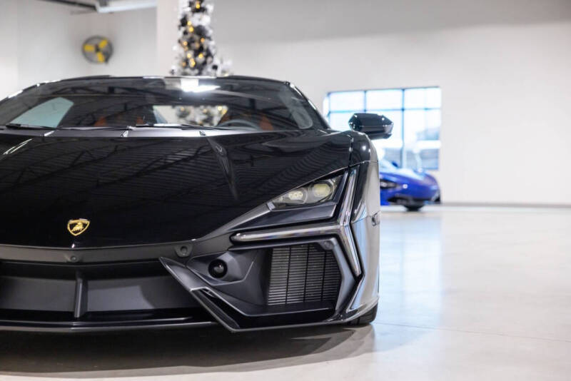 2025 Lamborghini Revuelto