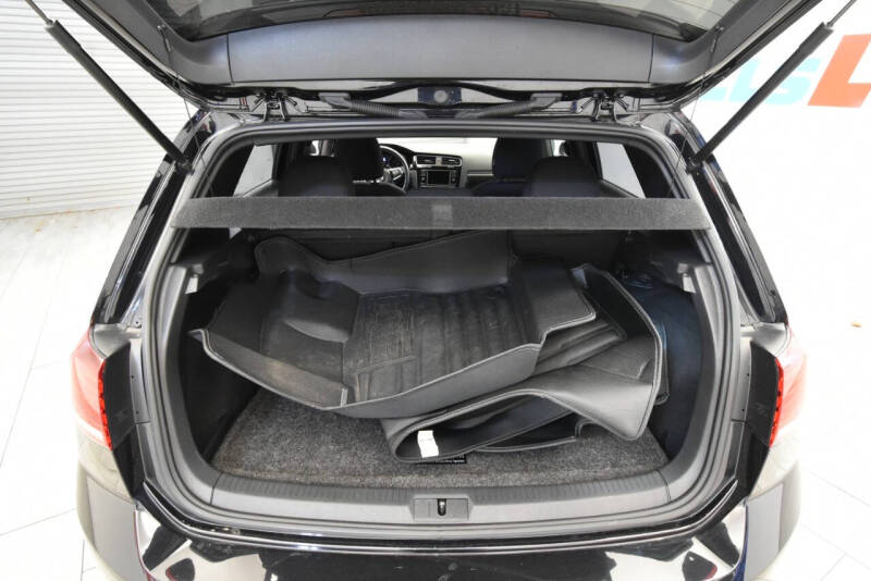 2020 Volkswagen Golf GTI SE