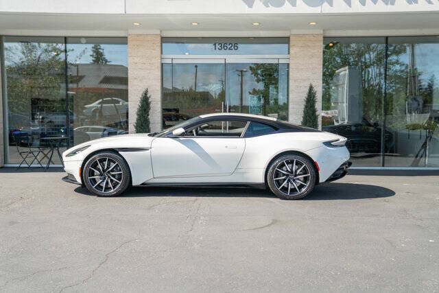 2019 Aston Martin DB11 27