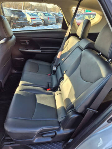 2015 Toyota Prius v Five