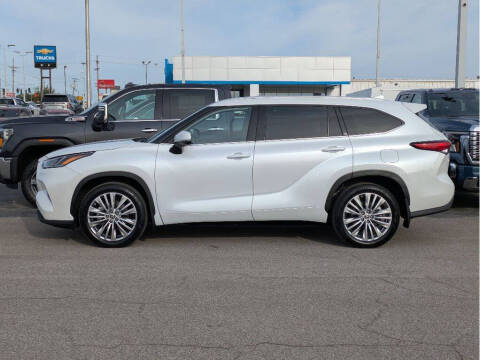 2023 Toyota Highlander Platinum