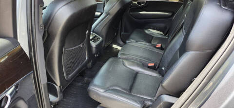 2016 Volvo XC90 T6 Momentum