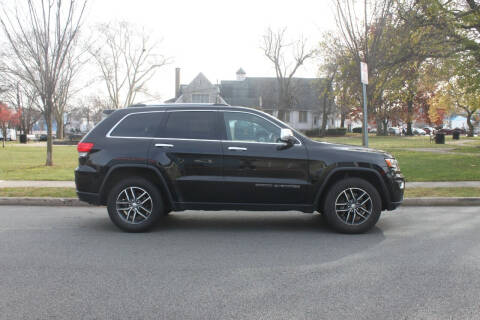 2017 Jeep Grand Cherokee for sale at Lexington Auto Club in Clifton NJ