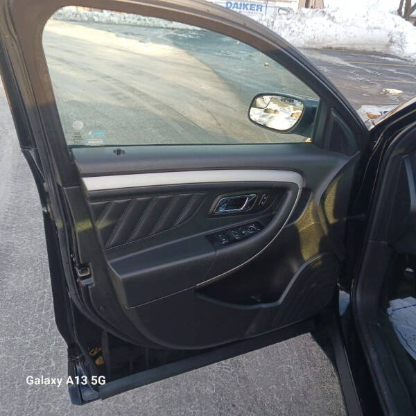 2017 Ford Taurus SEL