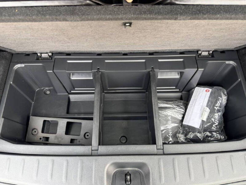 2022 Nissan Pathfinder SV