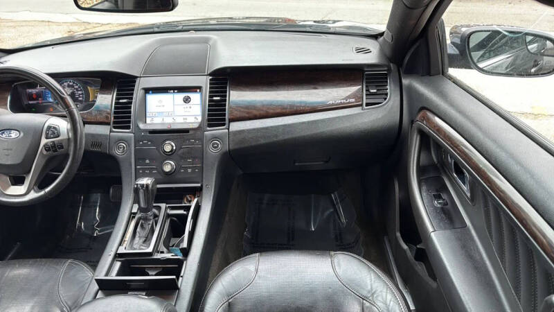 2016 Ford Taurus Limited