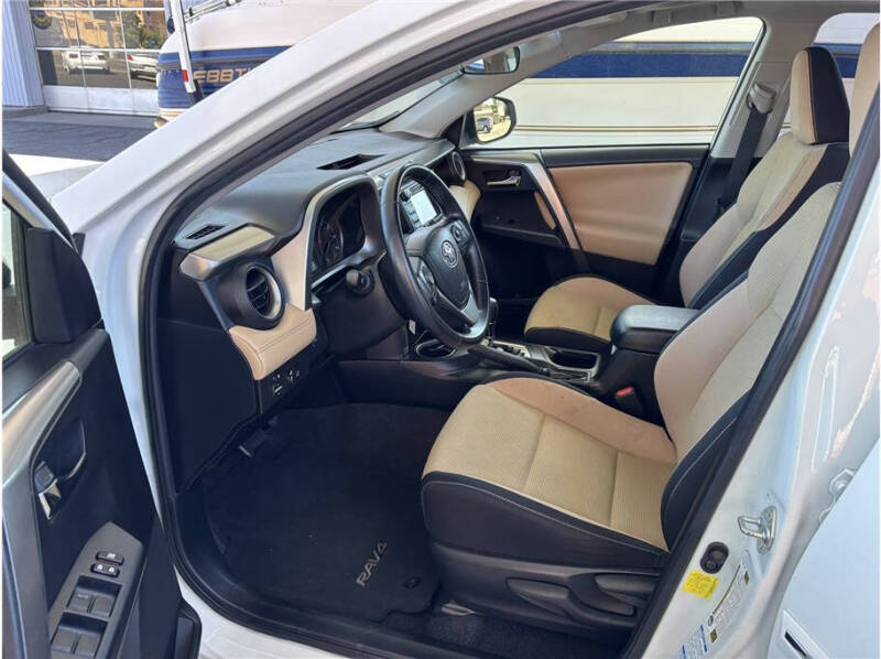 2017 Toyota RAV4 XLE
