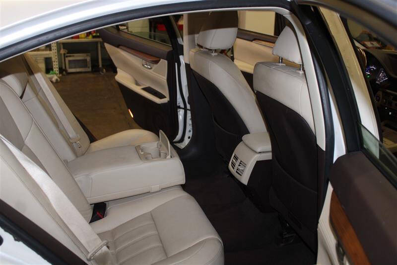 2016 Lexus ES 300h