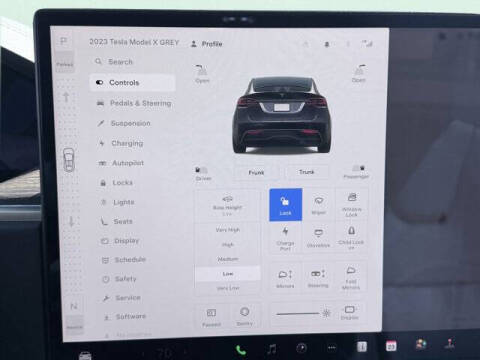 2023 Tesla Model X Standard Range