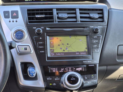 2013 Toyota Prius v Three