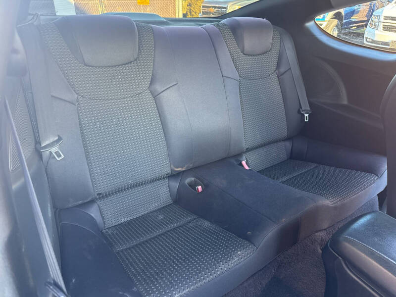 2010 Hyundai Genesis Coupe 2.0T Premium