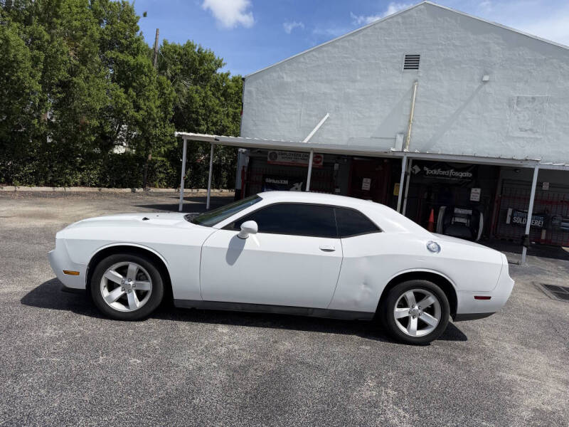 2013 Dodge Challenger SXT Plus