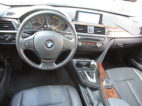 2015 BMW 3 Series 320i
