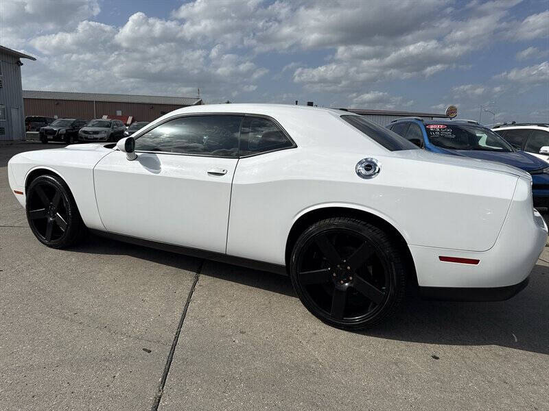 2015 Dodge Challenger SXT